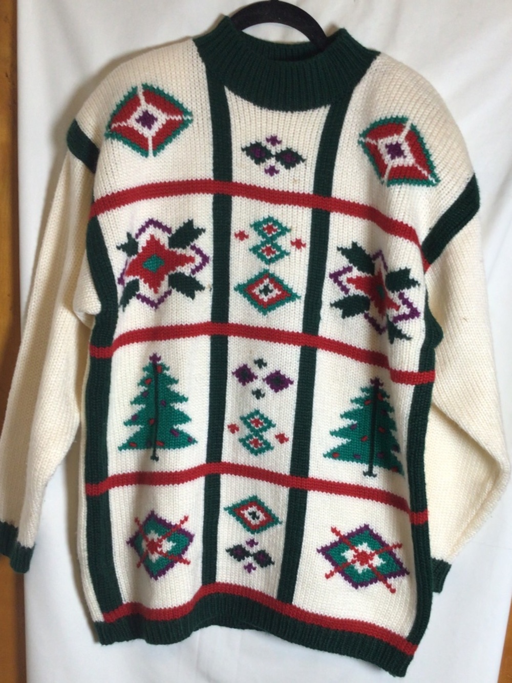 Karen Scott  sweater w/ square with item related to Christmas SZ M 100% Acrylic